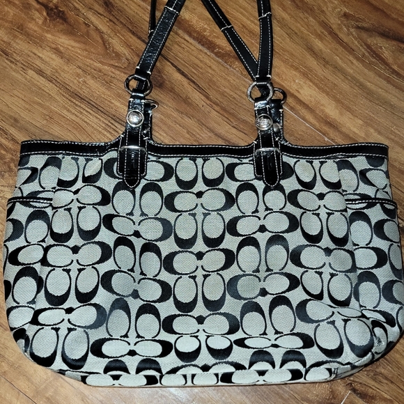 Coach F15146 Gallery Signature Leather Trim Tote Bag Black and Ivory - Picture 2 of 3